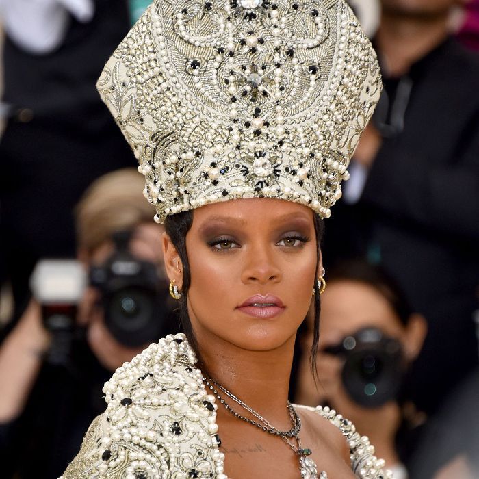 Rihanna, tratamiento reafirmante de lifting facial