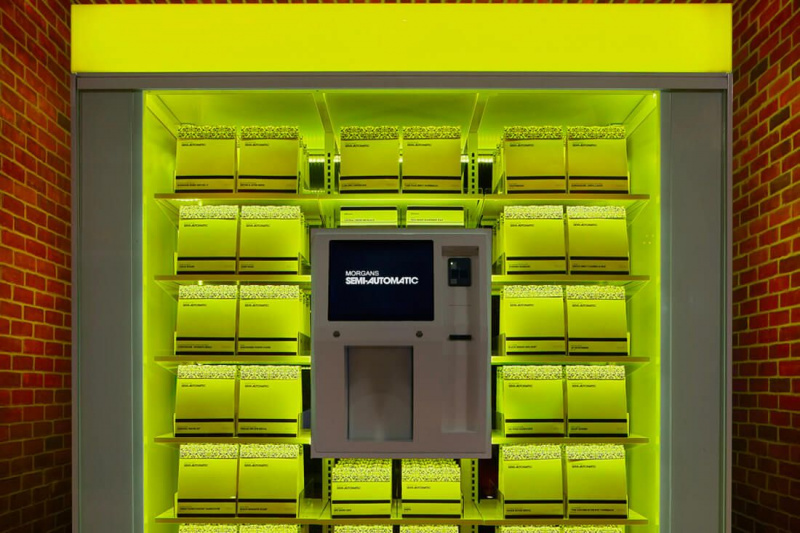 Morgan’s Hotel Group x CFDA: Poluautomatski automat