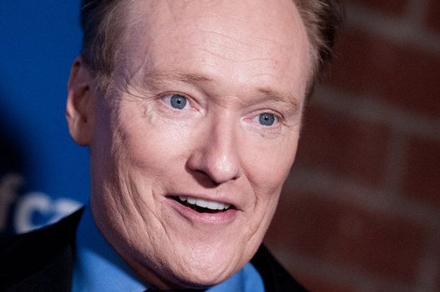 Conan O'Brien convocou um de seus escritores por fazer um discurso furioso no Twitter