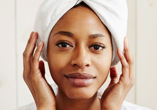 5 coisas que os dermatologistas sempre fazem antes de dormir