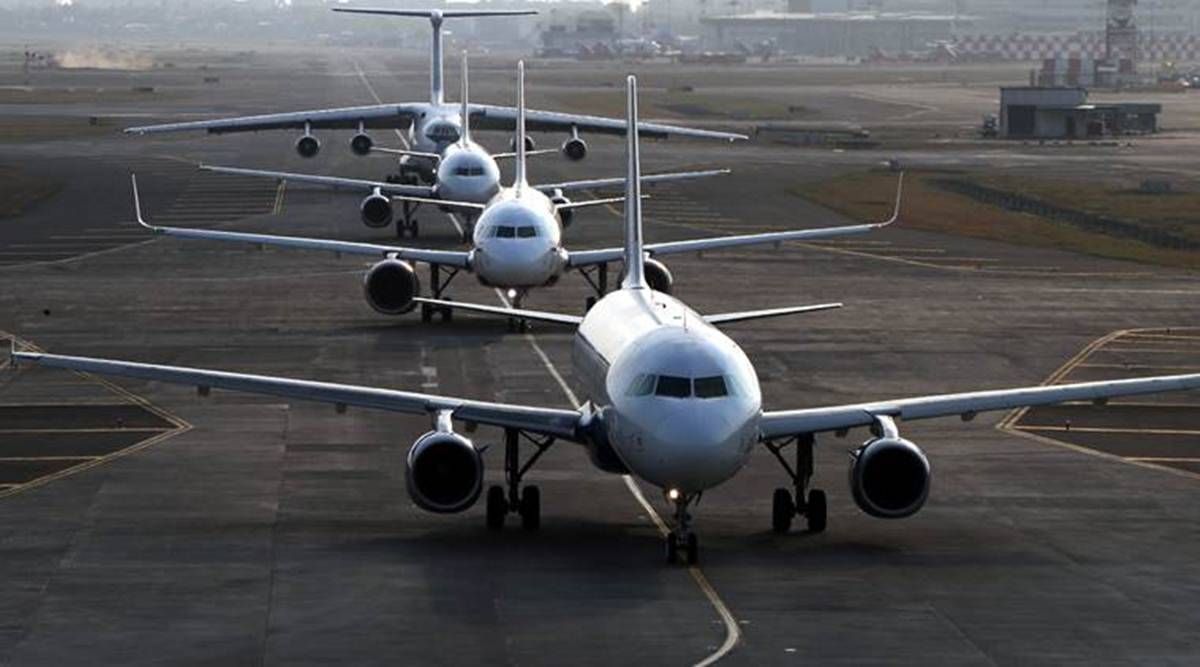 Domači letalski potniki brez prijavljene prtljage pridobijo popust na vozovnico