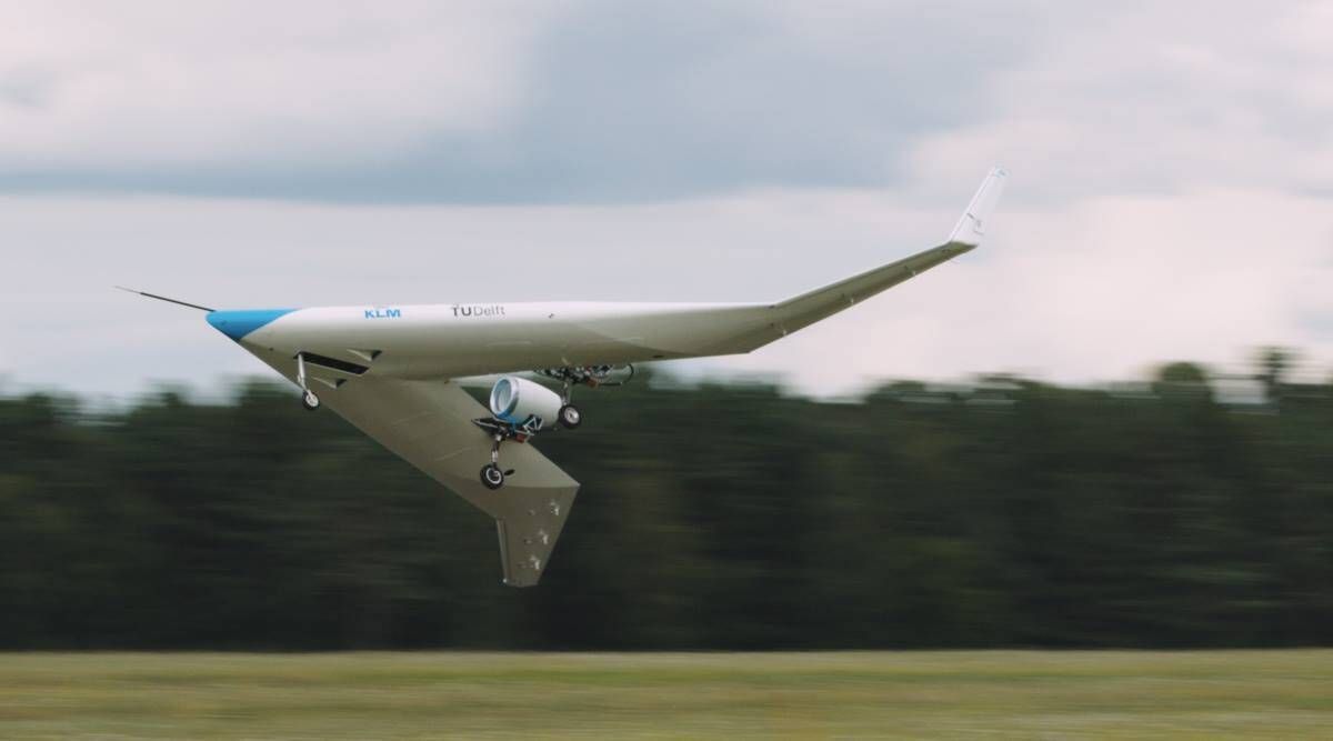 Futuristisk 'Flying-V' flyprototype gjør en vellykket jomfrutur