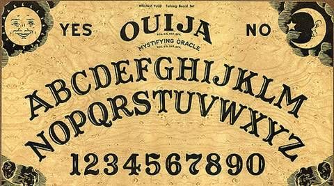 La tabla Ouija más grande del mundo establece un récord Guinness
