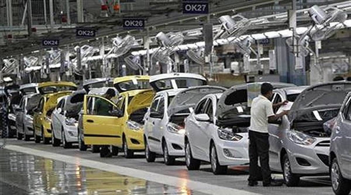 Venta de automóviles de lujo, industria del automóvil, desaceleración de la industria del automóvil, desaceleración de la industria del automóvil, noticias de negocios, Indian Express