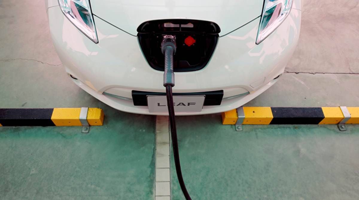 הודו מתכננת תמריצים של 4.6 מיליארד דולר ליצרני סוללות בדחיפה של כלי רכב חשמליים: דיווח