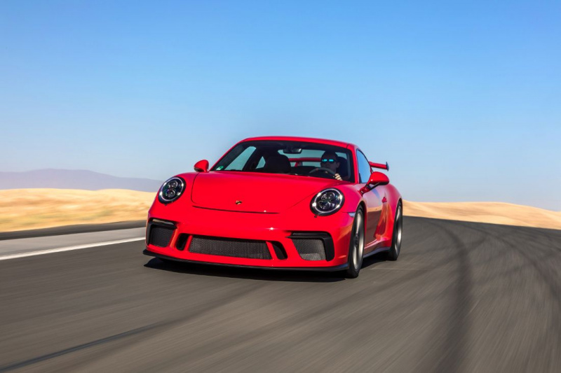guards_red_911_gt3_001