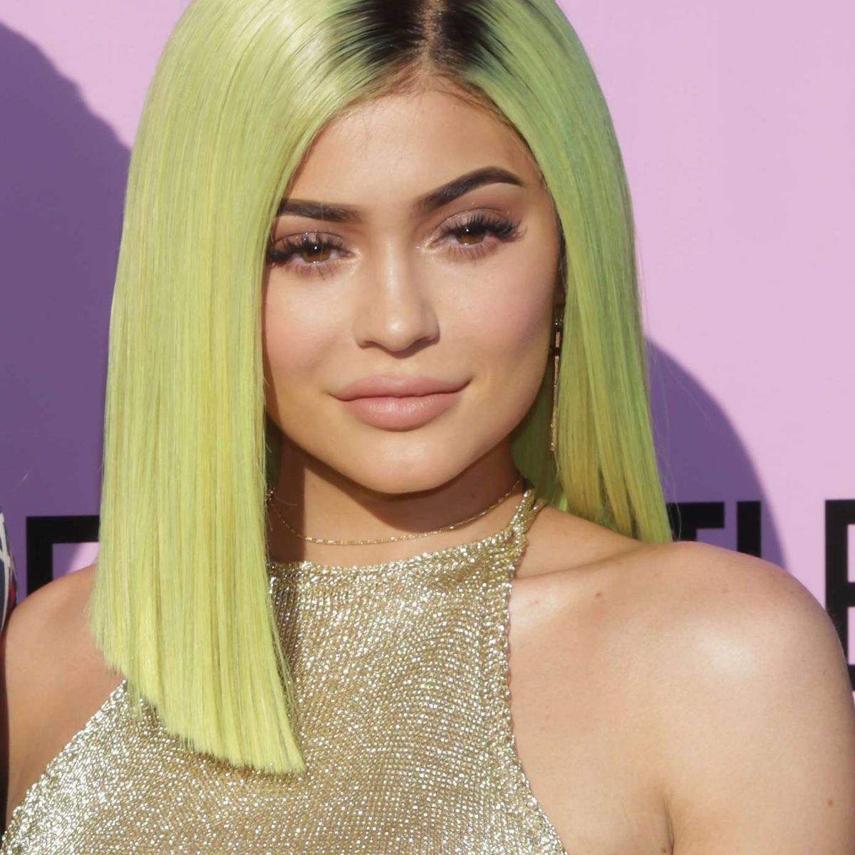 Kylie Jenner osvetljevalnik zeleni lasje