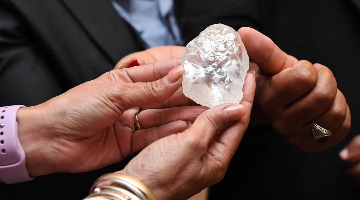 De Beers-enheten oppdager en gigantisk diamant på 1098 karat i Botswana, kan være den tredje største noensinne