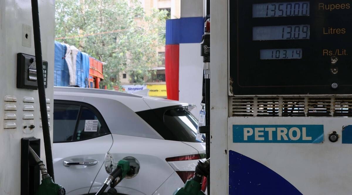 Os preços dos combustíveis subiram novamente, atingiram novas altas; A gasolina ultrapassa a marca de Rs 100 em Lucknow