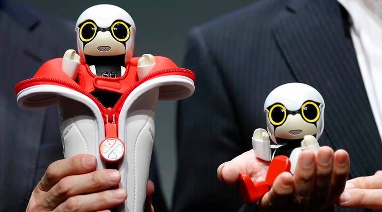 Toyota avdekker robotbarnet 'Kirobo Mini' for å trekke på mors instinkt i det aldrende Japan