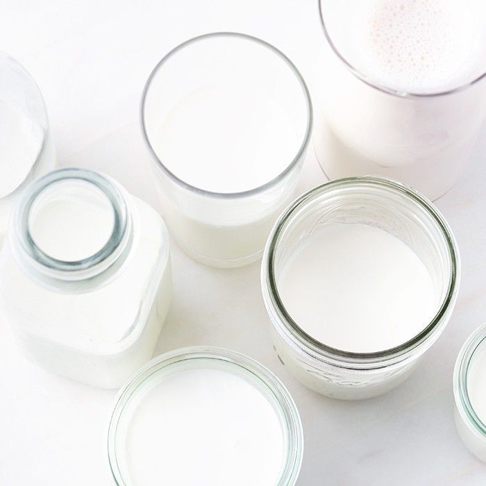 ミルクの複数のグラス