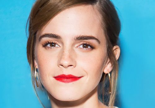 Foghlaim Conas Glow Sínithe Emma Watson a fháil