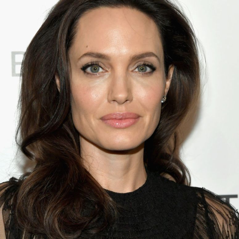 Meán-thonnta Angelina Jolie