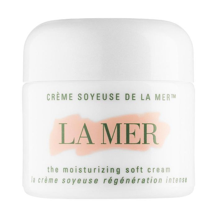 Kris Jenner's MUA deelt 5 producten voor het verkrijgen van een vlekkeloze huid