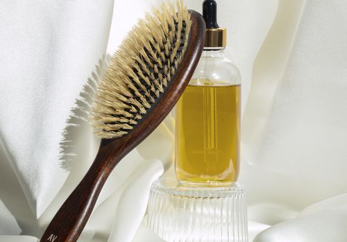 ¿El aceite de ricino realmente ayudará a que su cabello crezca? Investigamos