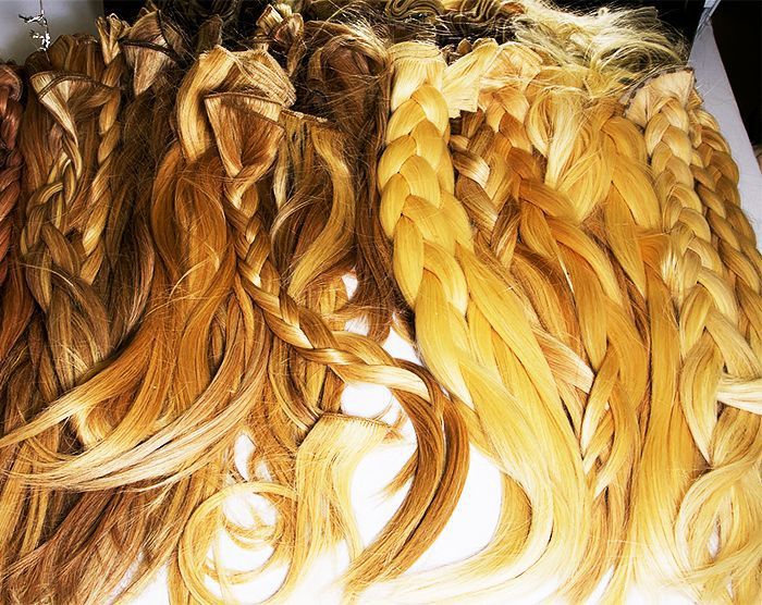 Qara bazarda saç uzantılarının gizli dünyasına daxil olun