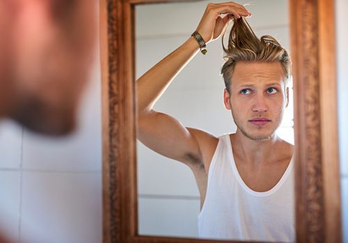 5 conseils simples pour traiter les cheveux secs chez les hommes