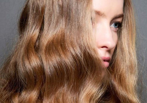 Haarglanz ist der einfache Weg, um den Glanz und die Farbe Ihres Haares zu verbessern