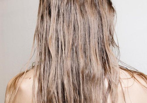 Zašto je vaša kosa još uvijek masna i nakon šamponiranja i kako je popraviti