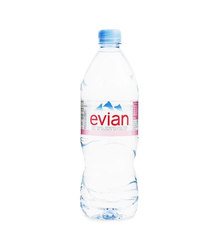 Wasser in Flaschen glänzendes Haar