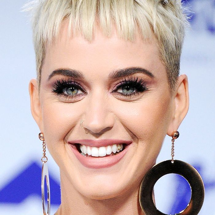Katy Perry stykke blond nisse