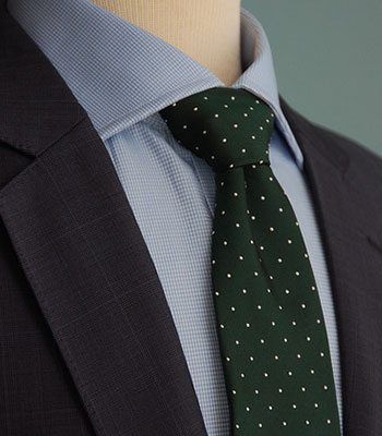 aina-käytä-solmio