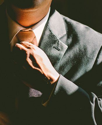 Връзки и специални поводи | Как да носите специфичен стил на вратовръзка за определени събития?