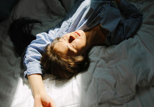 Jeg sluttet å stille alarmen min, og det endret hvordan jeg tenker på søvn