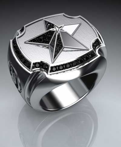 Este anillo de meñique está inspirado en Lone Star of Texas, el hogar de Proclamation Jewelry. La estrella extruida se asienta sobre un sello elevado, enmarcado por un pavimento de piedras preciosas. 