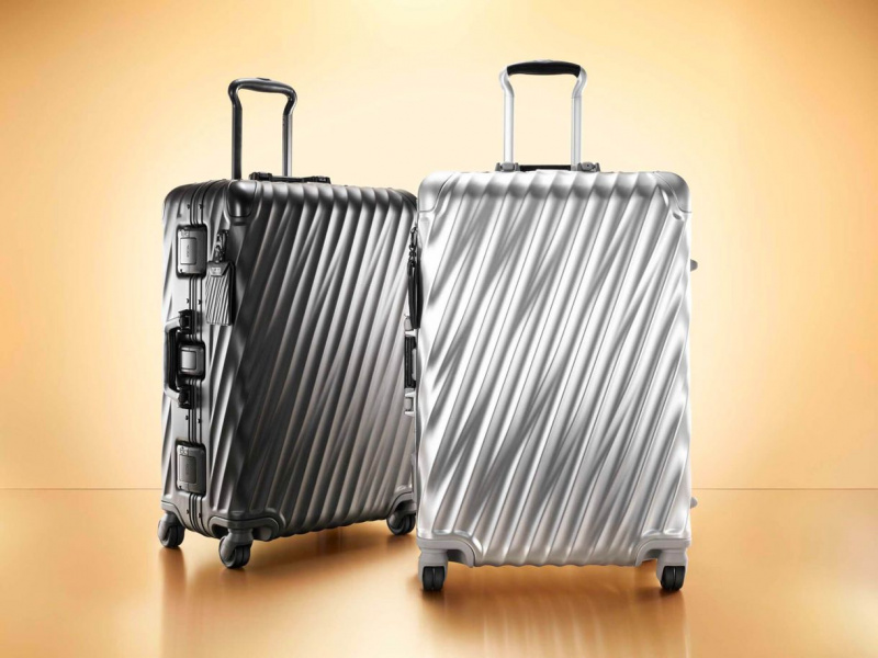Colección de equipaje de aluminio TUMI de 19 grados
