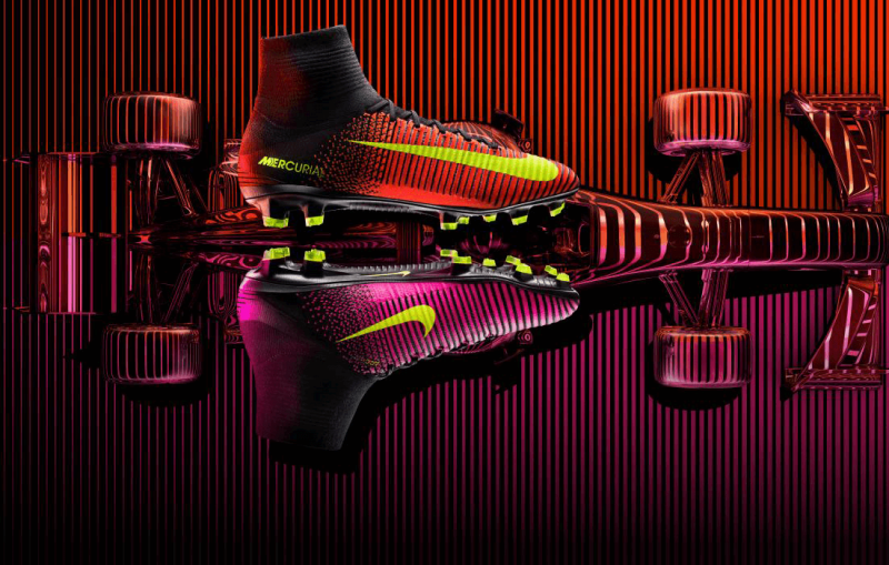Nike Football Spark Brilliance Pack + noul Mercurial