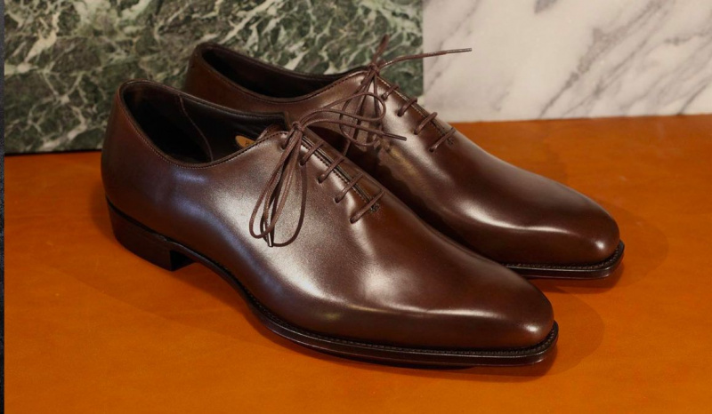 Geriausias kojų puolėjas: pirmaujantys pasaulyje prabangių batų prekės ženklai
