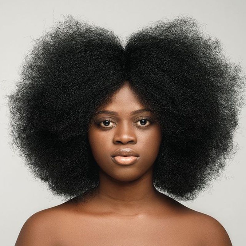Décoloniser les cheveux afro-texturés: 5 affirmations pour booster l'estime de vos cheveux