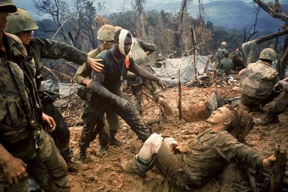 20 мъчителни снимки от предните линии на Виетнам