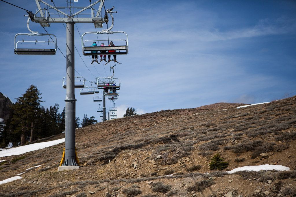 Estas fotos deprimentes da estação de esqui mostram o terrível impacto da seca na Califórnia