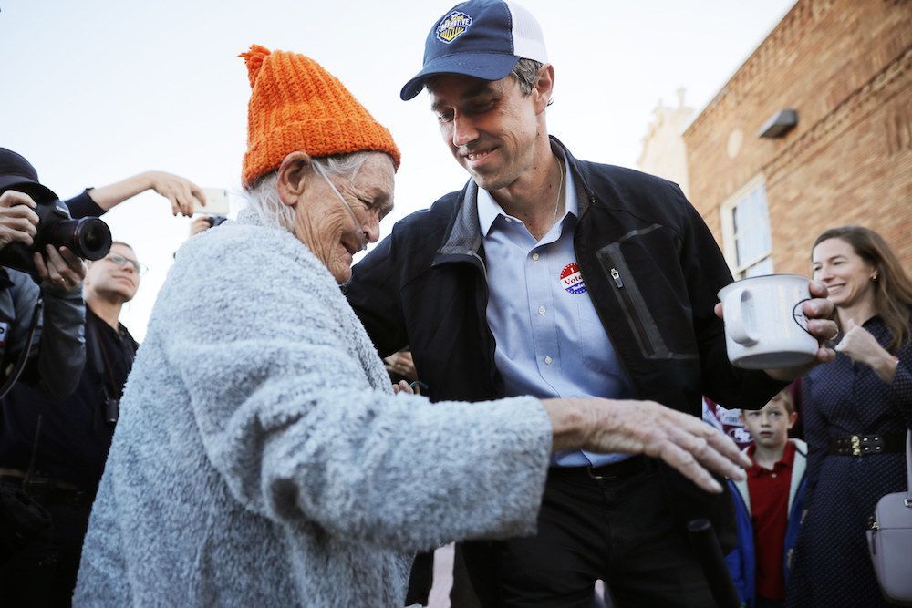 Този 77-годишен тексаски избирател се разкъса, когато обсъждаше любовта си към Бето О'Рурк