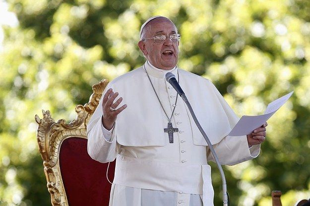 Papst Franziskus trifft sich mit Opfern von sexuellem Missbrauch durch Geistliche und bittet um Vergebung