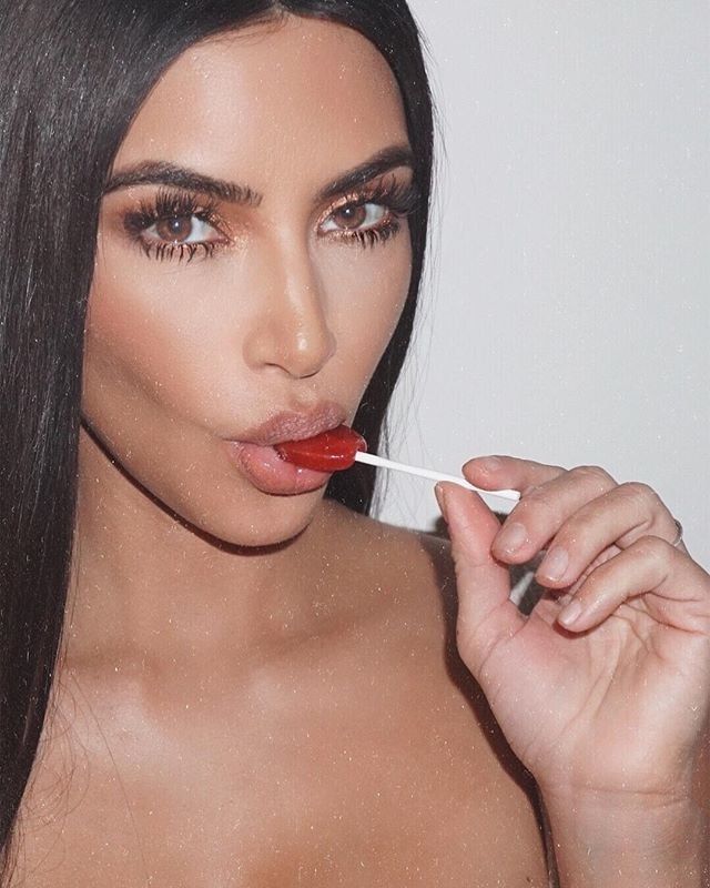 Instagram blev ved et uheld slettet og derefter gendannet Kim Kardashians annonce til slikkepinde