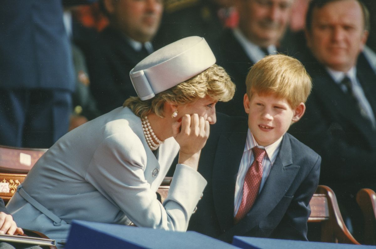 Princas Harry ir Meghan Markle paliko Dianos paveldėjimą palikę karališkąją šeimą