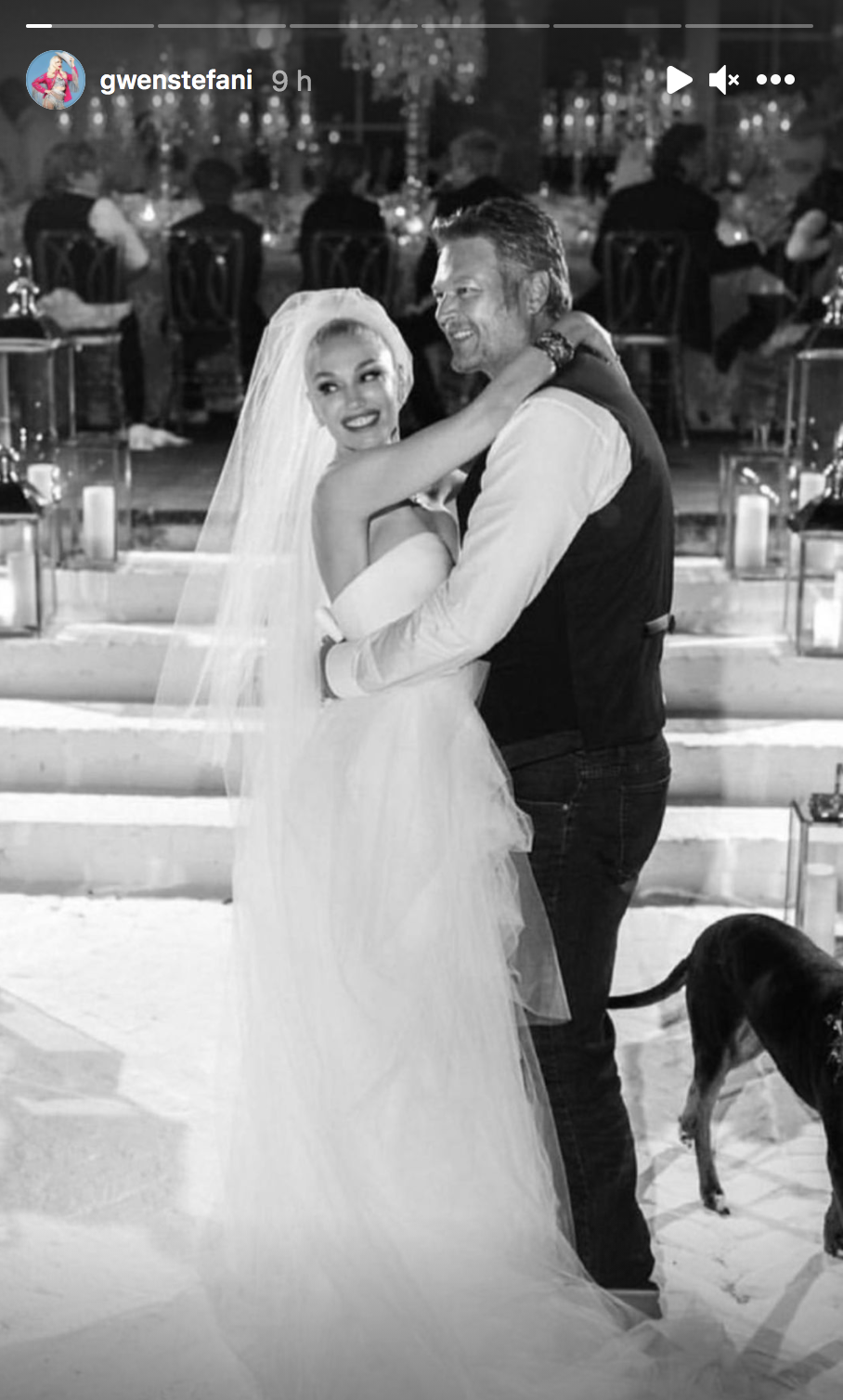 Gwen Stefani compartilha fotos do casamento de Blake Shelton