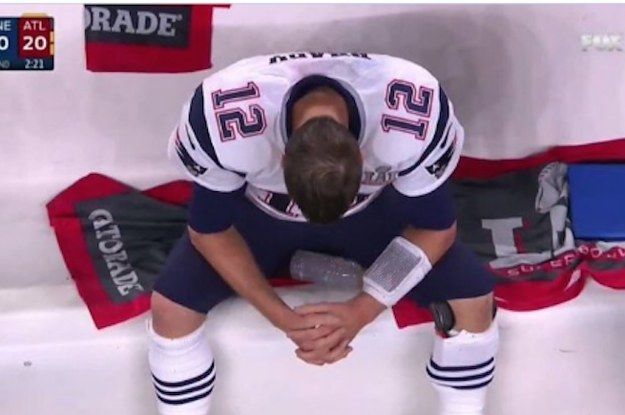 Ta fotografija žalostnega Toma Bradyja je zdaj smešno brutalni meme