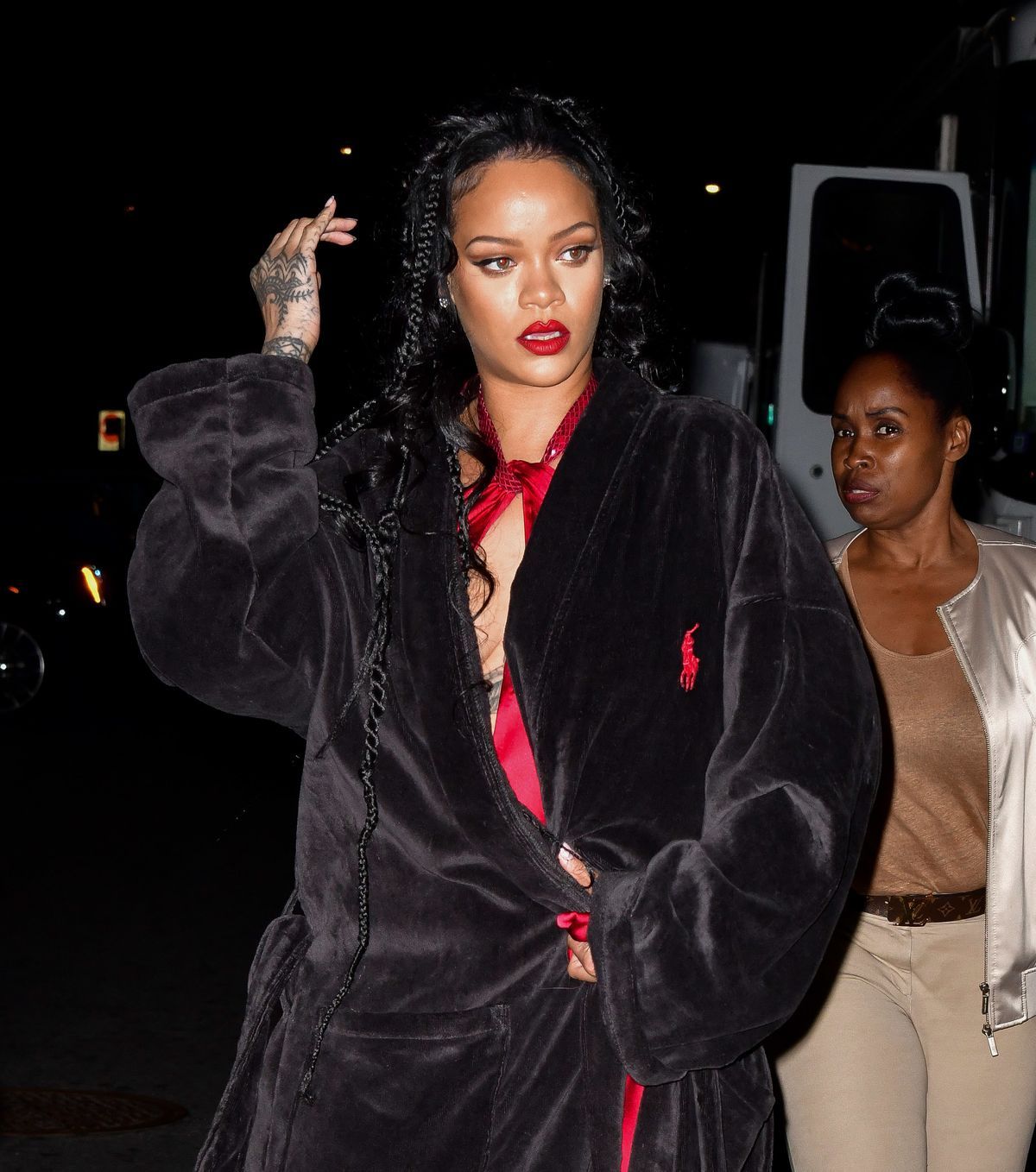 Rihanna bude žalovaná za 10 miliónov dolárov za hranie piesne s islamskými výrokmi na výstave Fenty