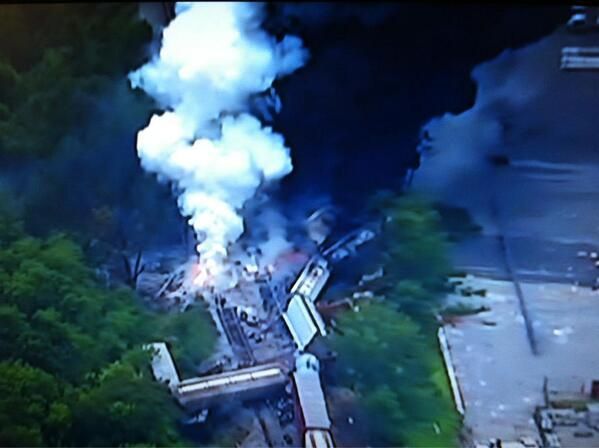 Teretni vlak iskliznuo je i eksplodirao u području Baltimorea