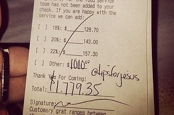 Van egy Instagram -fiók „Tippek Jézusnak”, ahol az emberek akár 10 000 dolláros tippeket írnak be az éttermekben