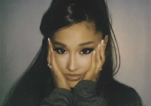 Το Ariana Grande απλώς είχε το εμπορικό σήμα «Thank U, Next» για μια νέα γραμμή ομορφιάς
