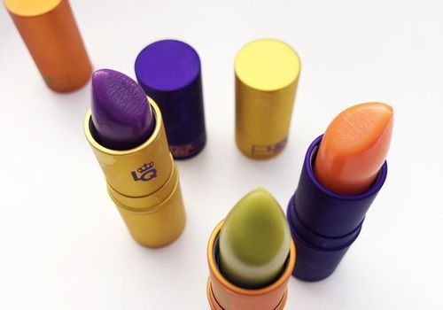 Os batons que mudam de cor do Lipstick Queen realmente funcionam?
