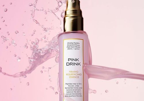 Das neueste Produkt von Sunday Riley ist ein 'Pink Drink', der eine straffere Haut verspricht