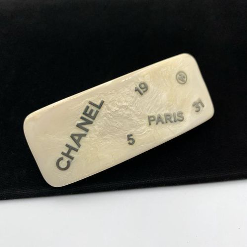 CHANEL CC Logos Barrettes & Clips Hair Pin ($ 320)