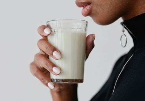 Brugen af ​​gedemælk er uendelig - her kan du høste fordelene for huden