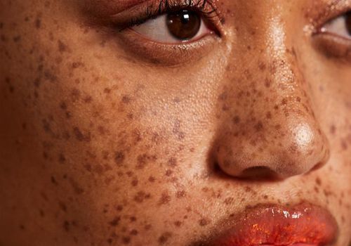 10 redaktørgodkjente sminkeprodukter for glødende hud du trenger